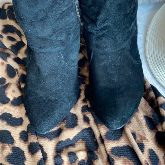 Suede bow ankle booties - Picture 7 of 8